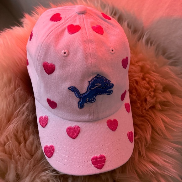 Lions Heart Hat - Picture 2 of 6